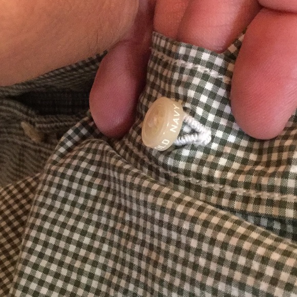 Old navy shirt - Picture 7 of 8